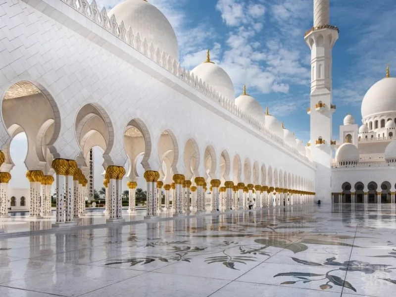 Abu Dhabi: beach and culture