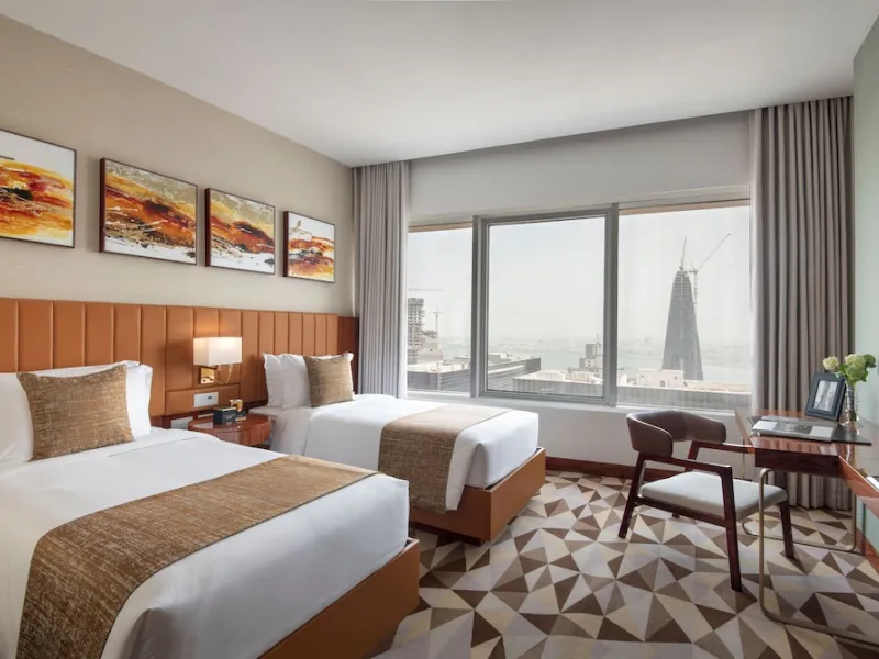 Doha in November: The Bentley Luxury Hotel and Suites 5★